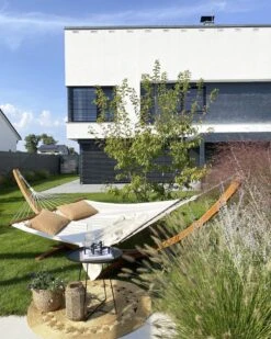 Hamaca De Madera De Alerce Oscura/blanco Crema 415 Cm TREVISO 14 Hamaca De Madera De Alerce Oscura/blanco Crema 415 Cm TREVISO -Beliani undef src sa picid 811738 type whitesh image