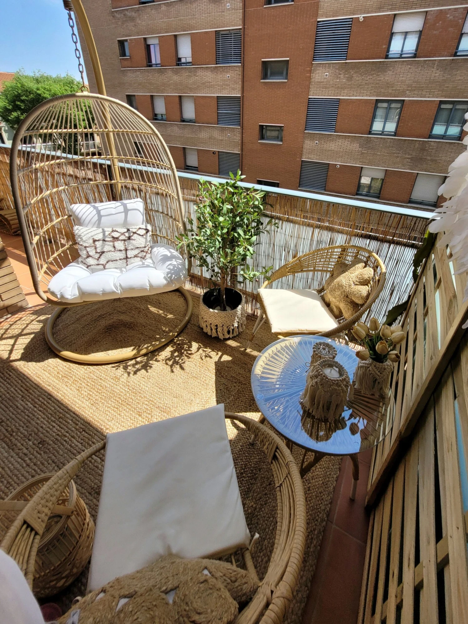 Conjunto De Balcón De Ratán Color Natural Blanco PELLARO 5 Conjunto De Balcón De Ratán Color Natural Blanco PELLARO - Imagen 3