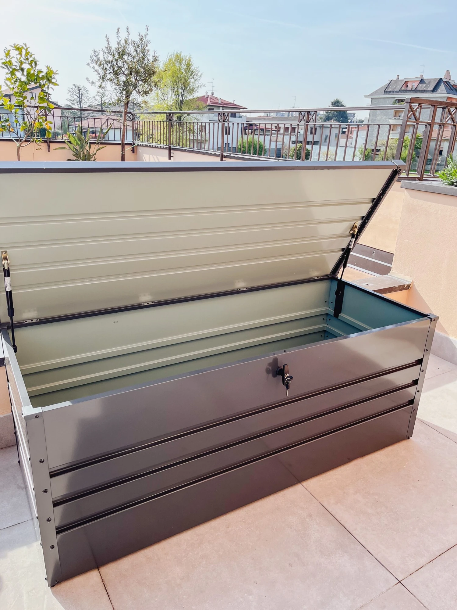 Arcón Para Exterior Gris 165x70 Cm CEBROSA 5 Arcón Para Exterior Gris 165x70 Cm CEBROSA - Imagen 3