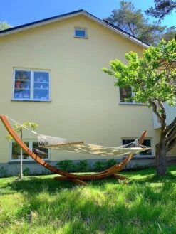 Hamaca De Madera De Alerce Oscura/blanco Crema 415 Cm TREVISO 17 Hamaca De Madera De Alerce Oscura/blanco Crema 415 Cm TREVISO -Beliani undef src sa picid 824845 type whitesh image