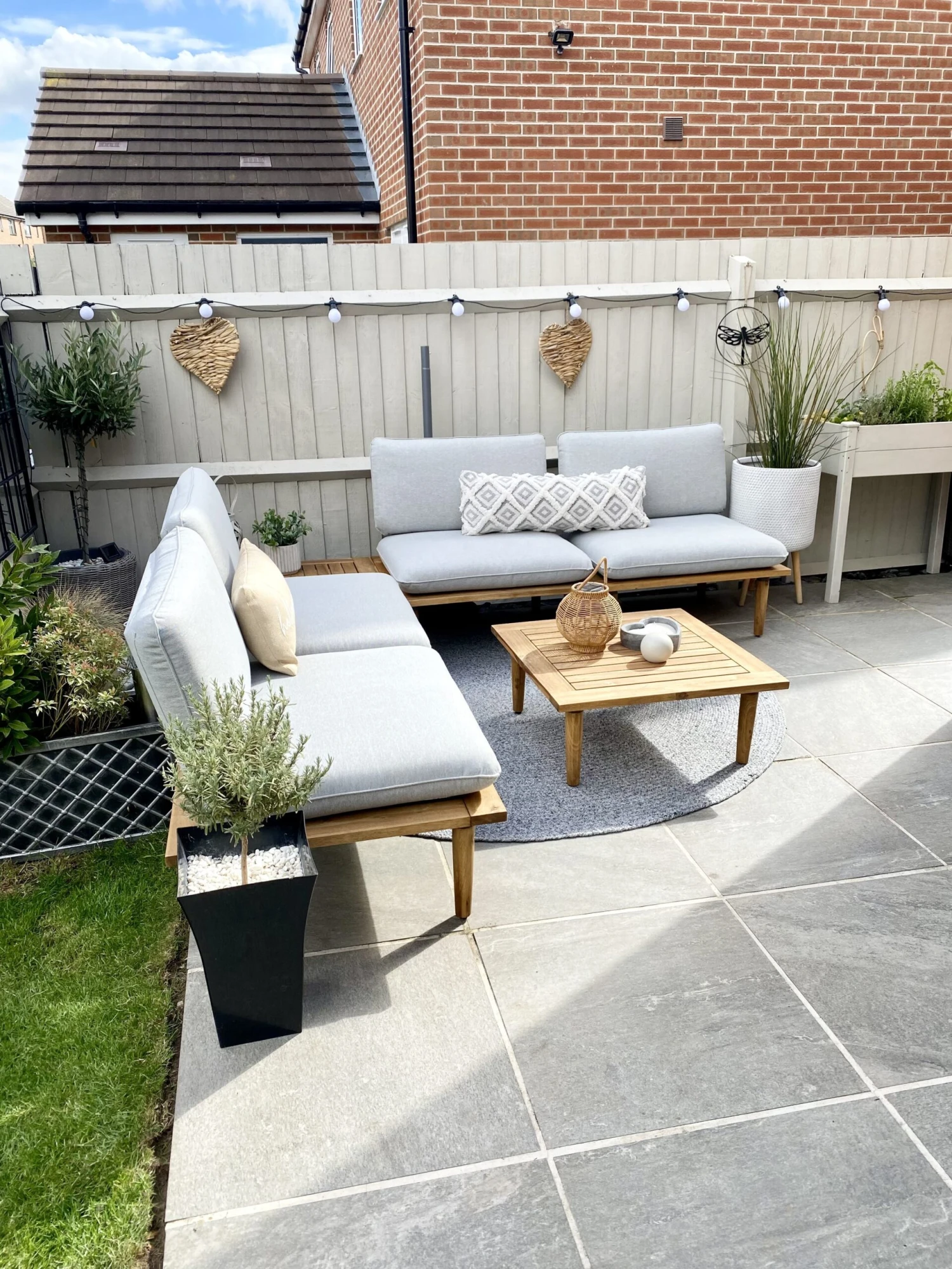 Conjunto De Jardín 4 Piezas En Madera De Acacia Gris Claro FRASCATI 12 Conjunto De Jardín 4 Piezas En Madera De Acacia Gris Claro FRASCATI - Imagen 10